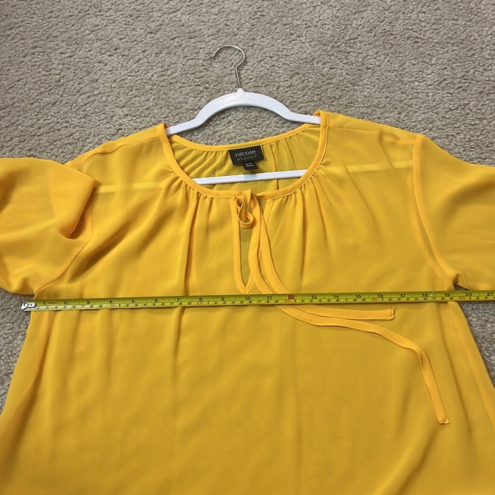 🌼Nicole by Nicole Miller🌼 vibrant yellow sheer top,size M - Picture 8 of 11